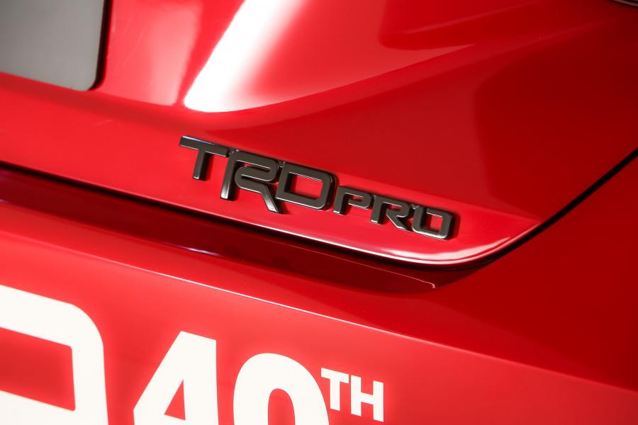 Логотип Toyota Avalon TRD Pro Concept 2019 года  (фото 14 из 21)